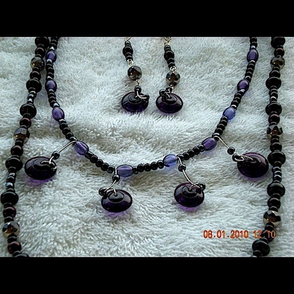 "Courier Collection" earring and necklace set